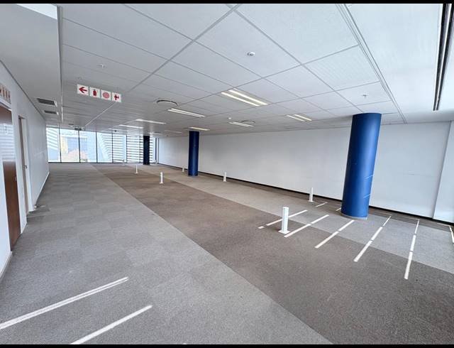 1,292M² OFFICE TO LET IN WATERFALL